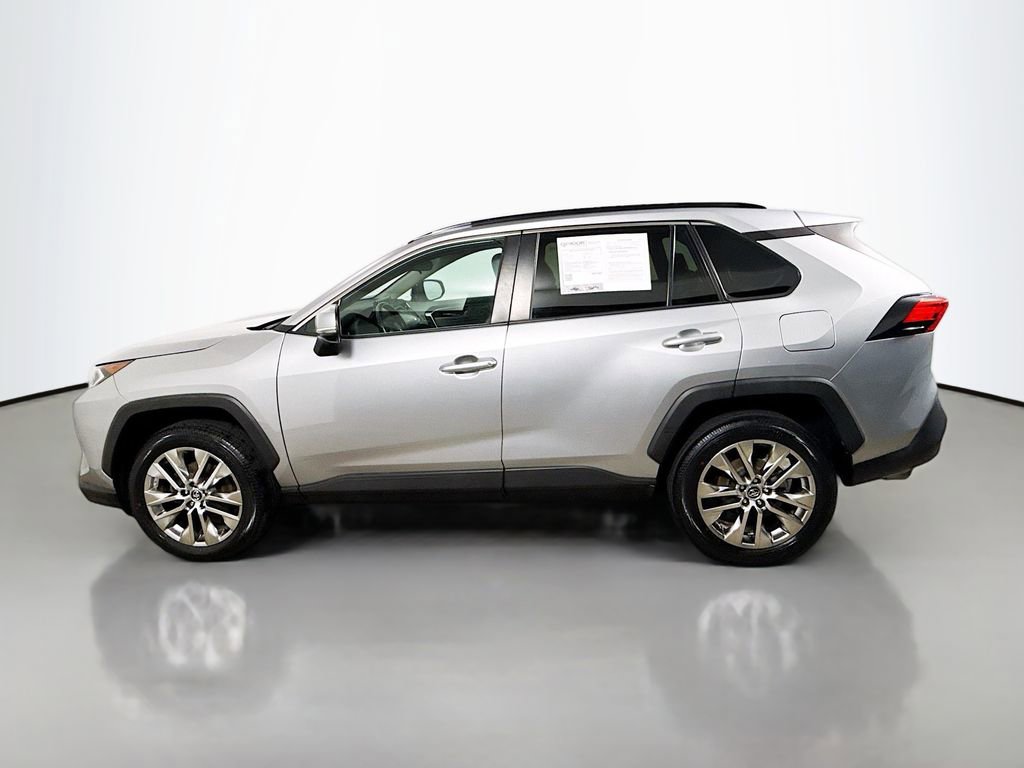 Certified 2020 Toyota RAV4 XLE Premium FWD image 4