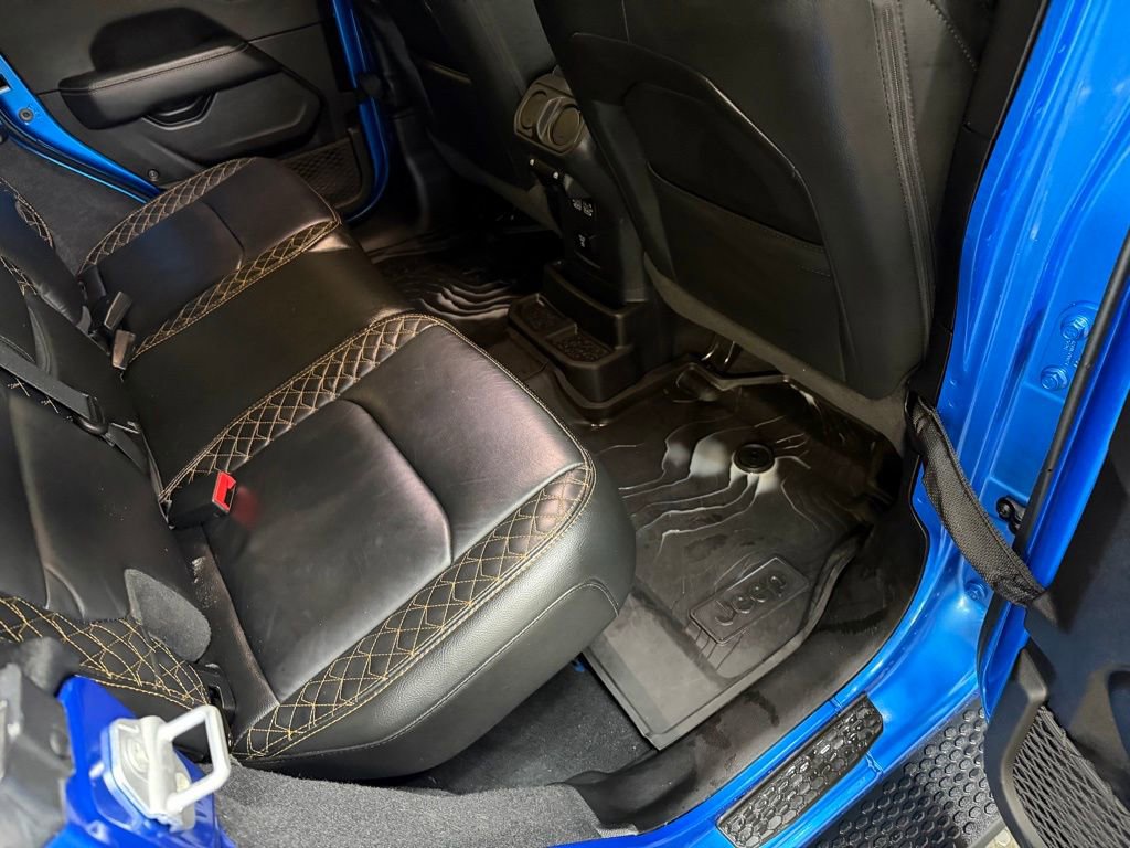 Used 2022 Jeep Wrangler Unlimited Sahara image 43