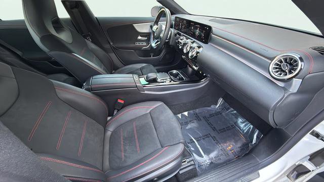 Used 2022 Mercedes-Benz CLA 250 image 21