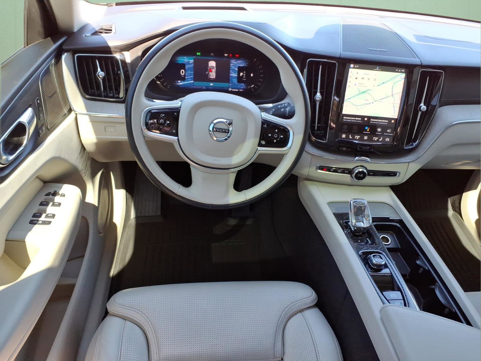Used 2023 Volvo XC60 B5 Ultimate w/ Protection Package Premier image 15