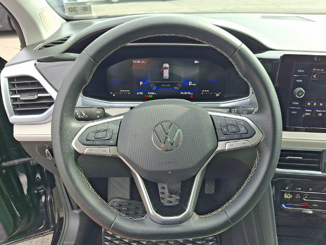 Used 2025 Volkswagen Taos SE w/ Panoramic Sunroof Package AWD/4WD image 19