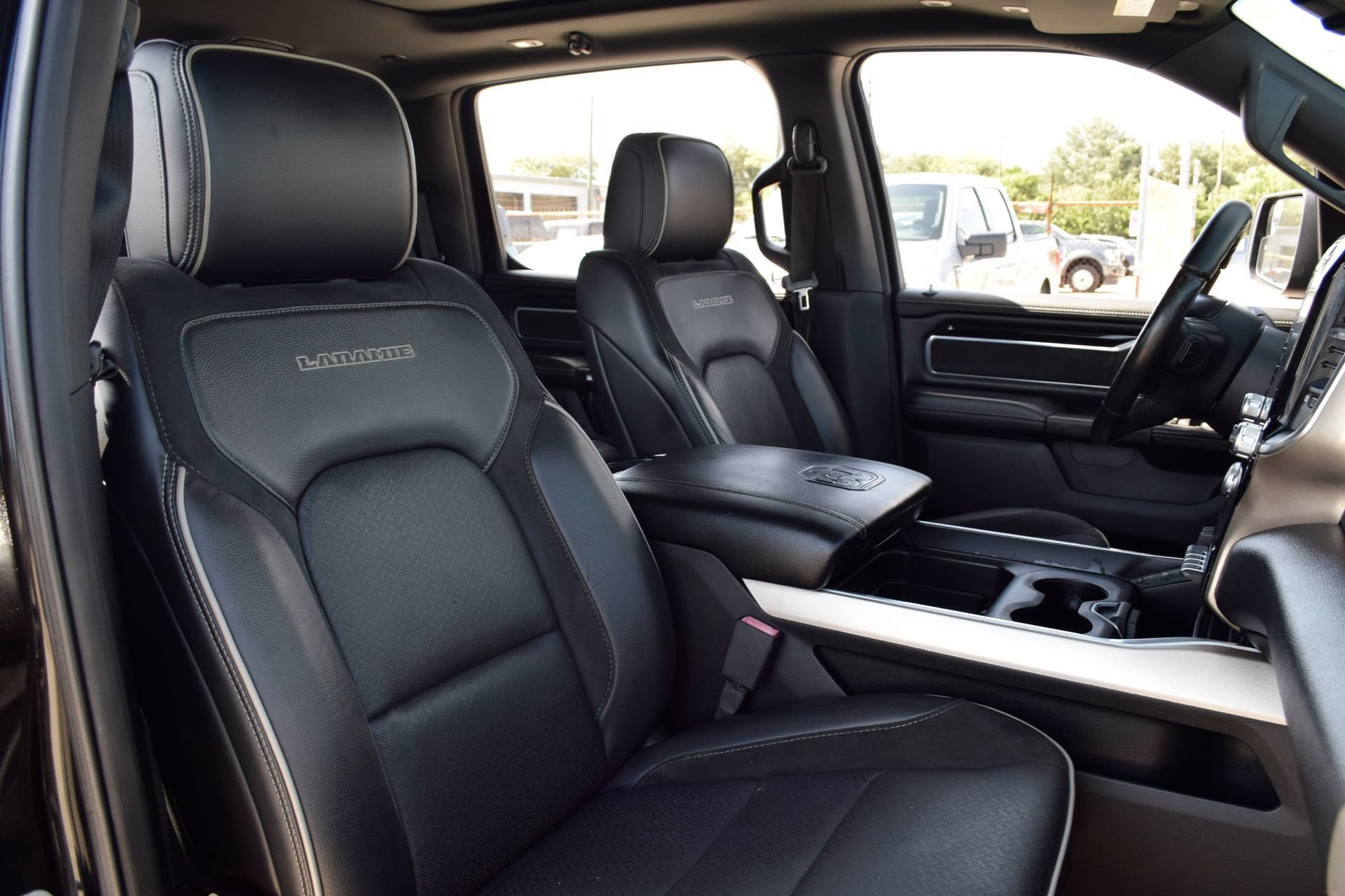Used 2019 RAM 1500 Laramie AWD/4WD image 24