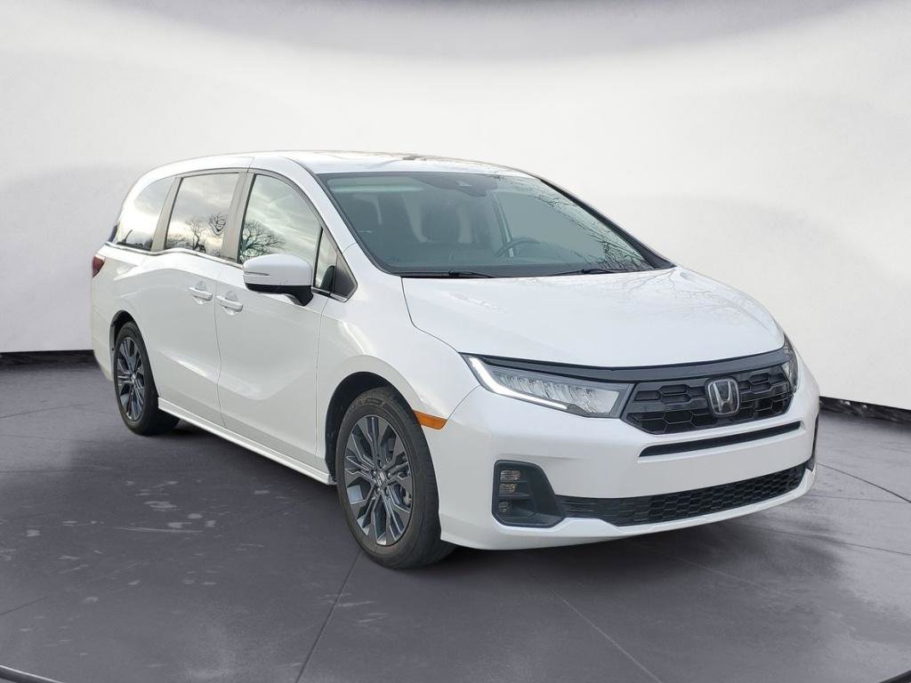 Used 2025 Honda Odyssey Touring image 2