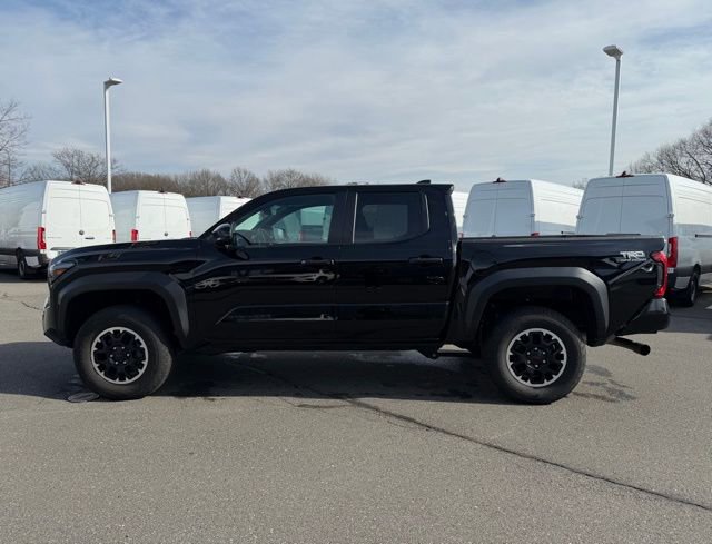Used 2024 Toyota Tacoma TRD Off-Road AWD/4WD image 4