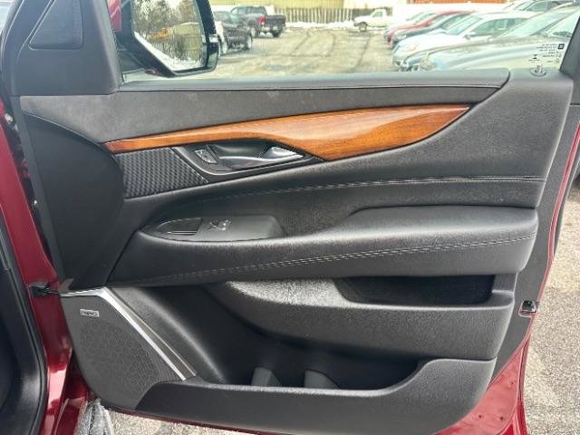 Used 2017 Cadillac Escalade Luxury image 37