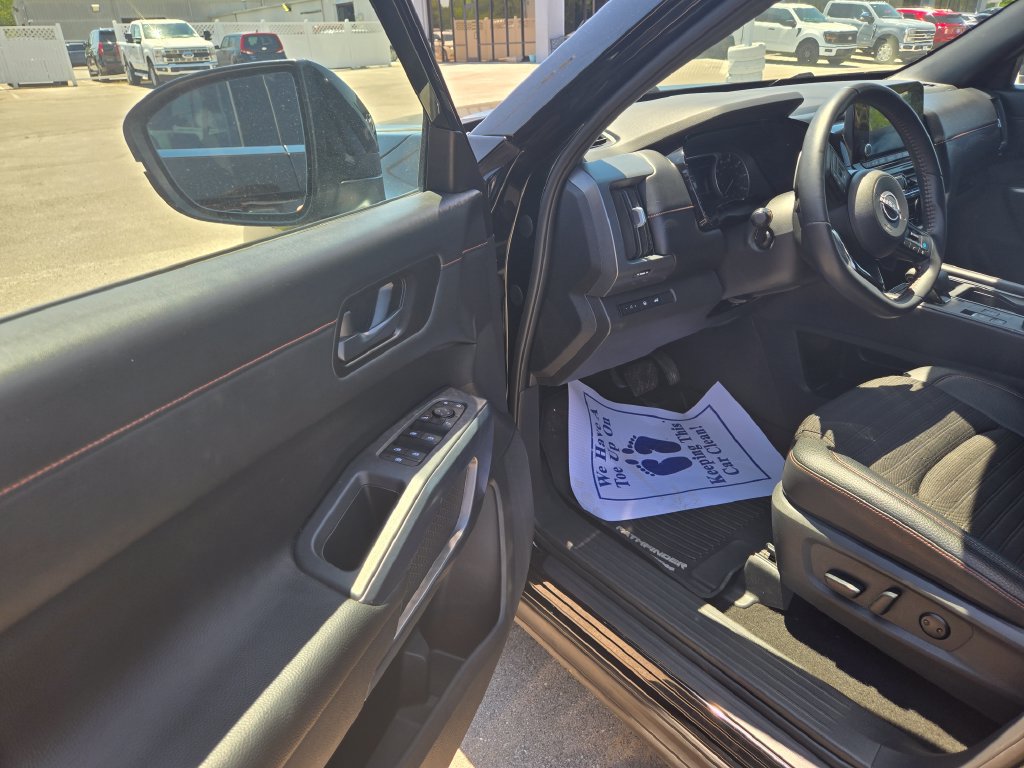 Used 2025 Nissan Pathfinder Rock Creek AWD/4WD image 6