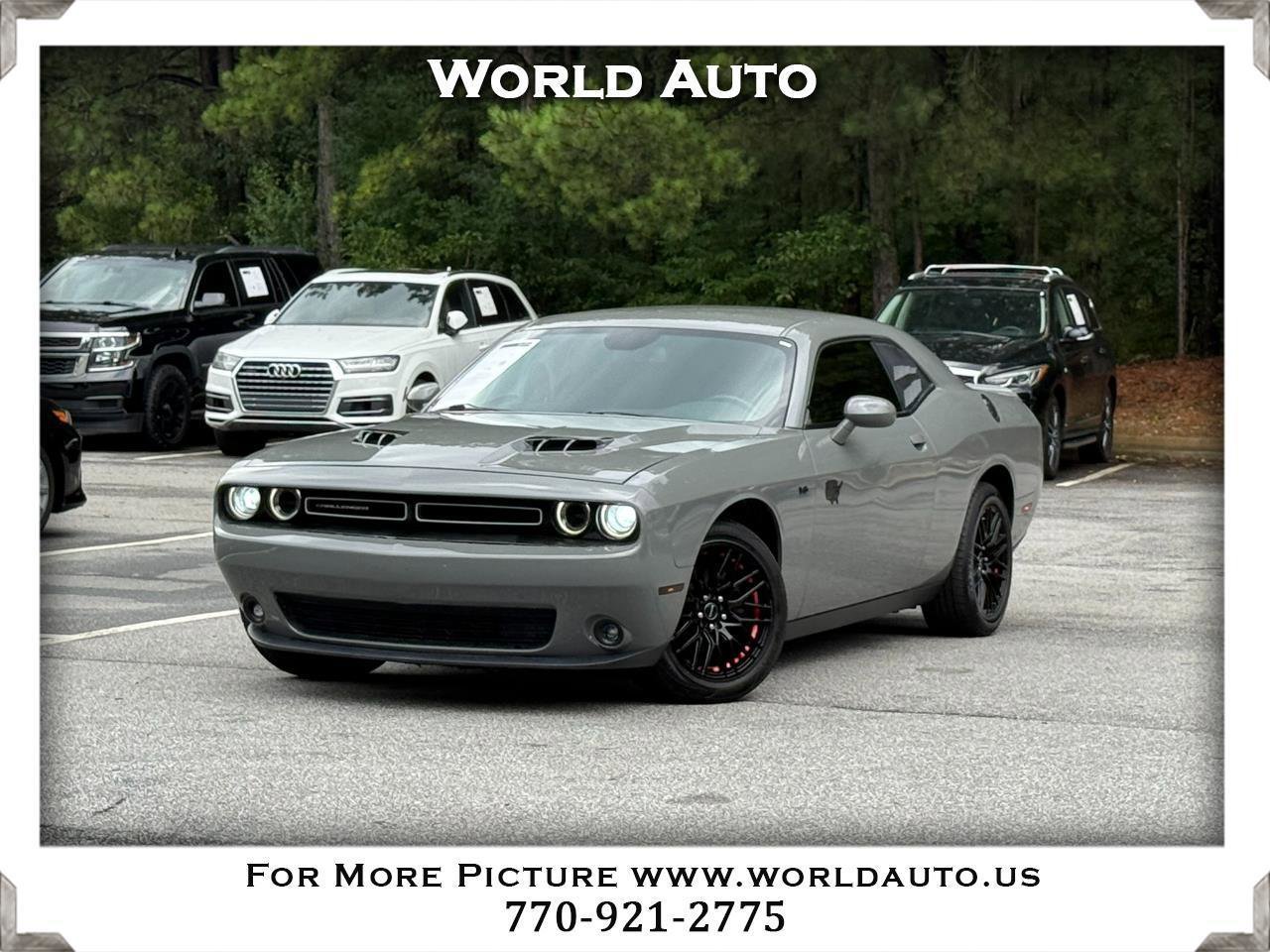 Used 2019 Dodge Challenger SXT RWD image 1
