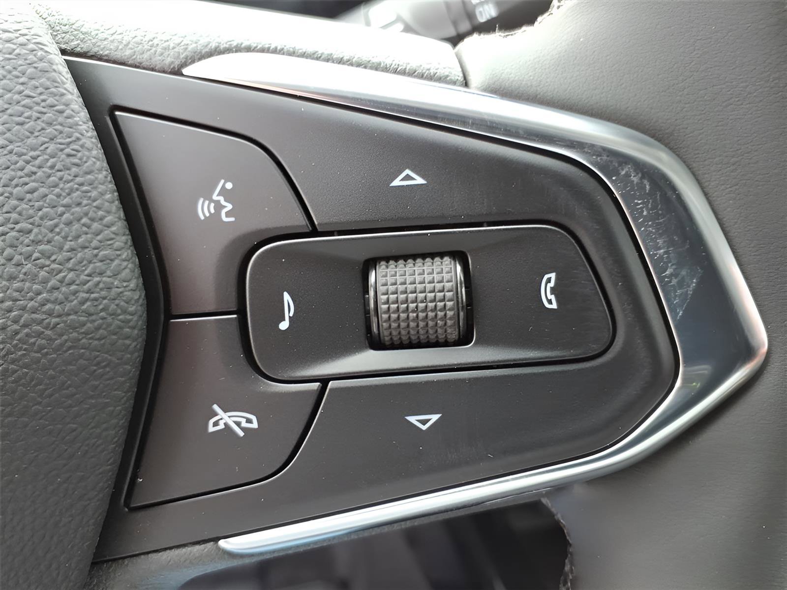 New 2026 Chevrolet Trax ACTIV w/ Sunroof Package image 20