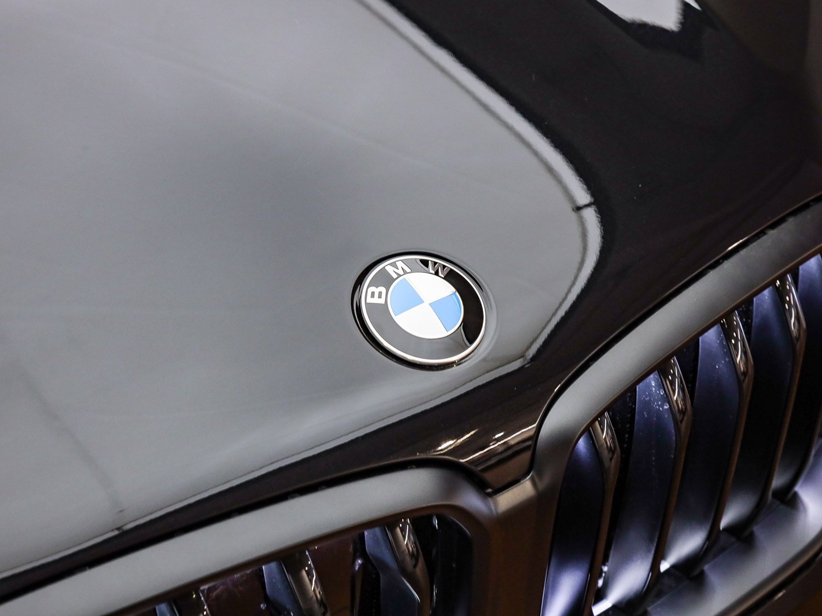 New 2026 BMW X6 xDrive40i w/ Climate Comfort Package image 6