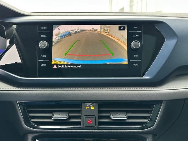 Certified 2024 Volkswagen Taos SE image 36