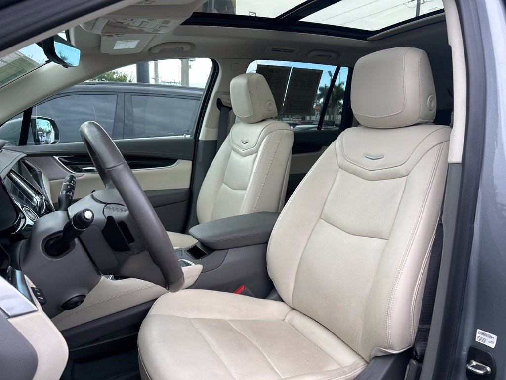 Used 2024 Cadillac XT6 Premium Luxury w/ Technology Package FWD image 23