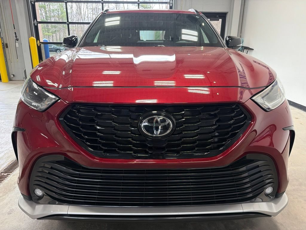 Used 2023 Toyota Highlander XSE AWD/4WD video 3