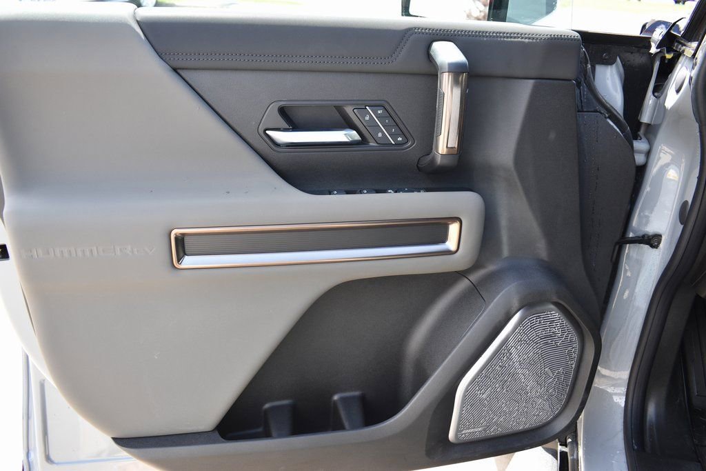 New 2025 GMC Hummer EV 2X w/ LPO, Illumination Package image 11