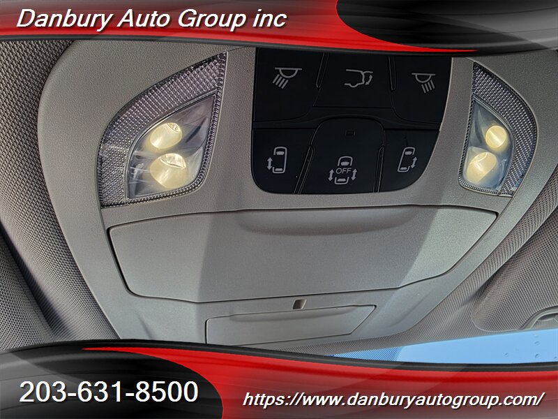 Used 2022 Chrysler Pacifica Touring-L FWD image 15
