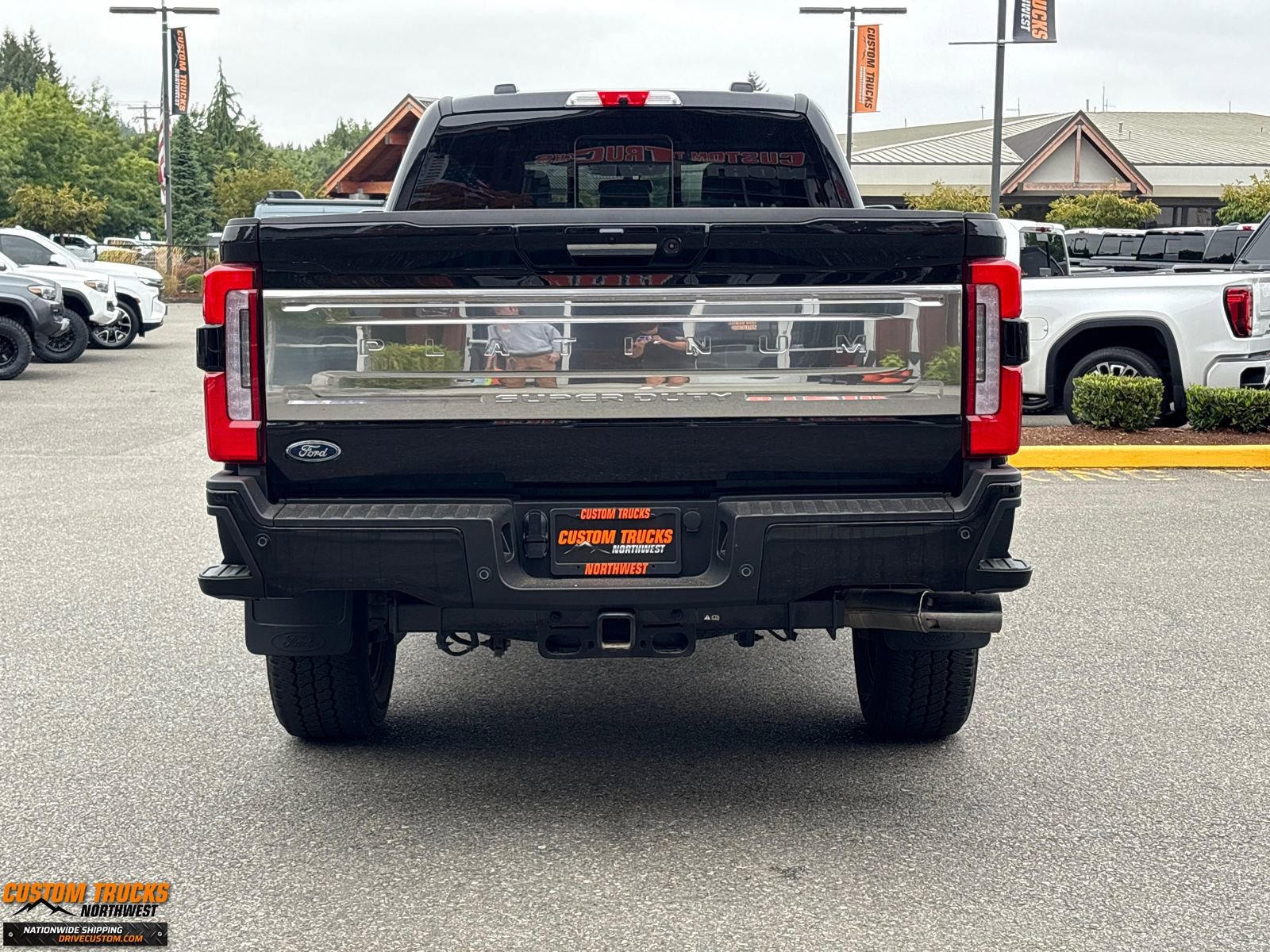 Used 2024 Ford F350 Platinum image 4