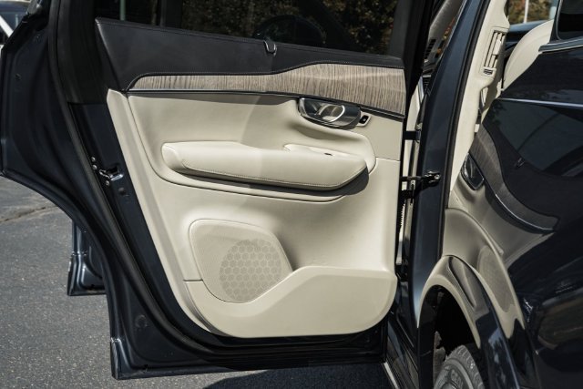 Certified 2024 Volvo XC90 T8 Ultimate w/ Lounge Package AWD/4WD image 37
