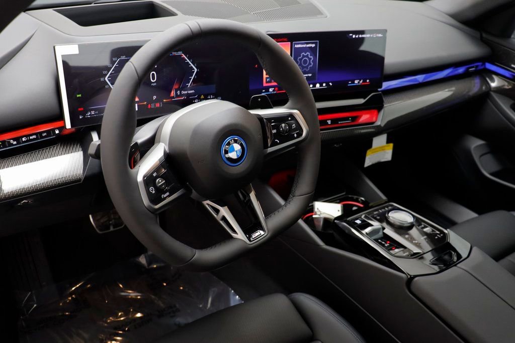New 2026 BMW 550e xDrive w/ Premium Package image 6