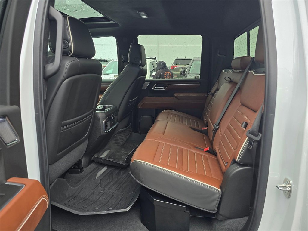 Used 2024 GMC Sierra 3500 Denali Ultimate image 16