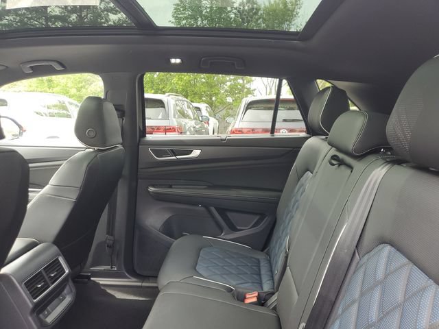 New 2026 Volkswagen Atlas Cross Sport SEL Premium R-Line AWD/4WD image 10