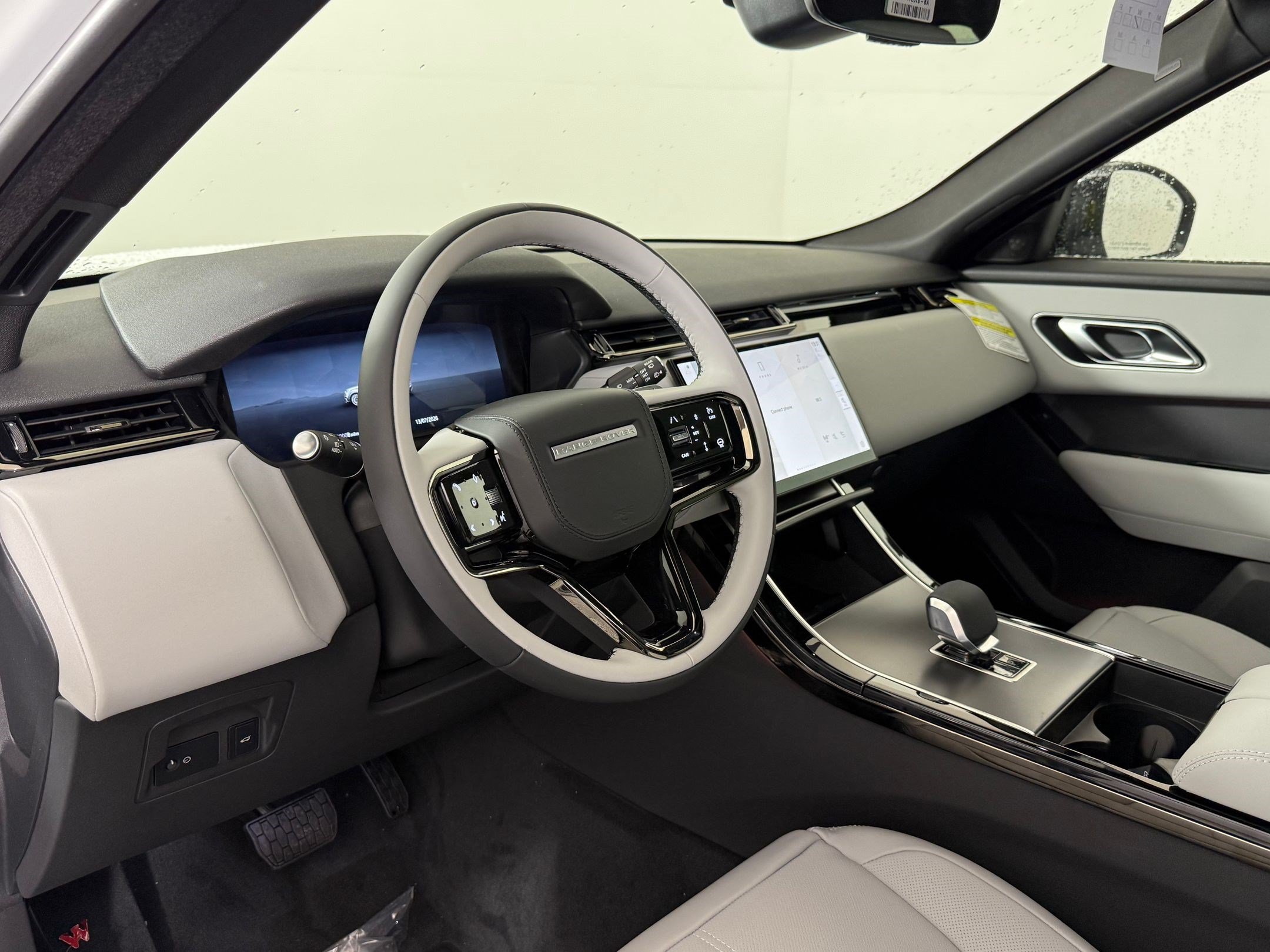 New 2026 Land Rover Range Rover Velar S AWD/4WD image 4