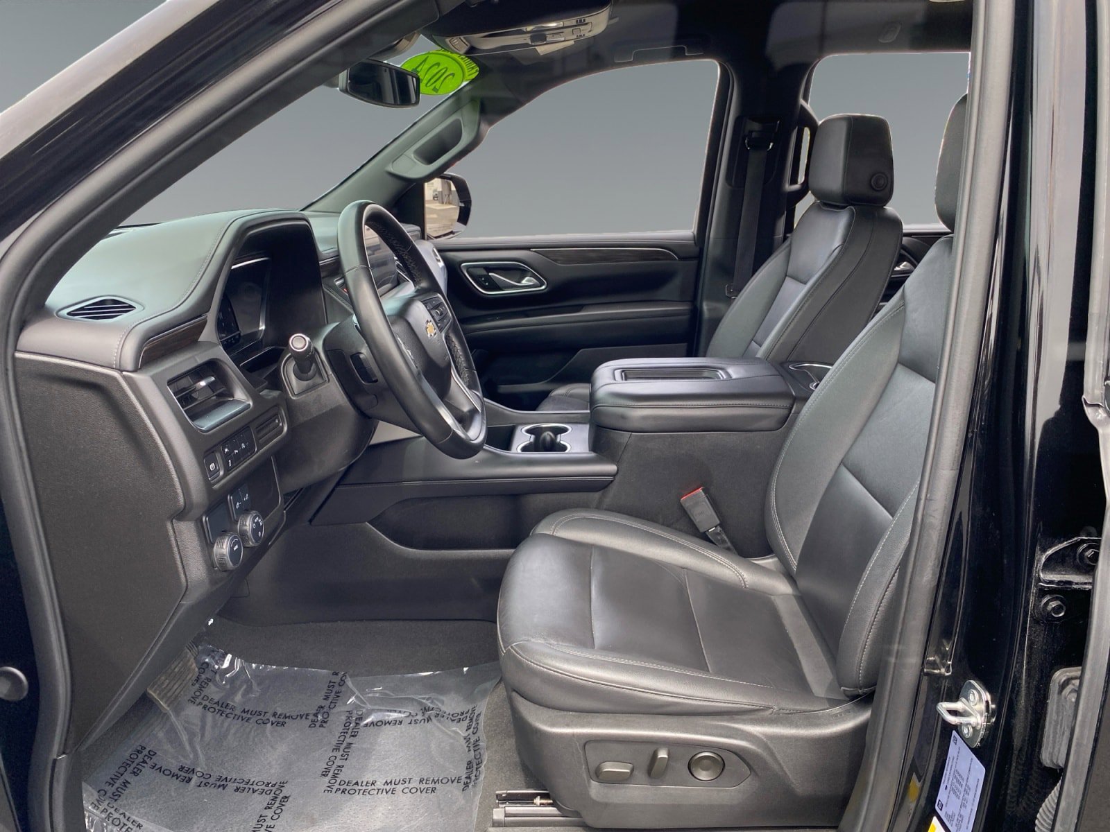 Used 2024 Chevrolet Suburban LT RWD image 9