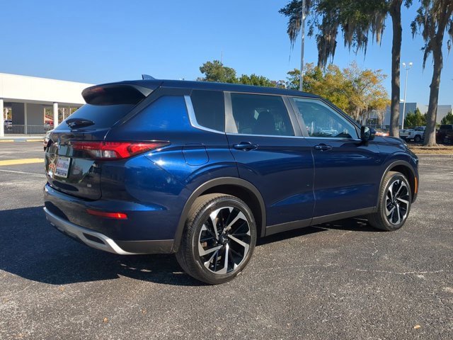 Used 2023 Mitsubishi Outlander SE image 4