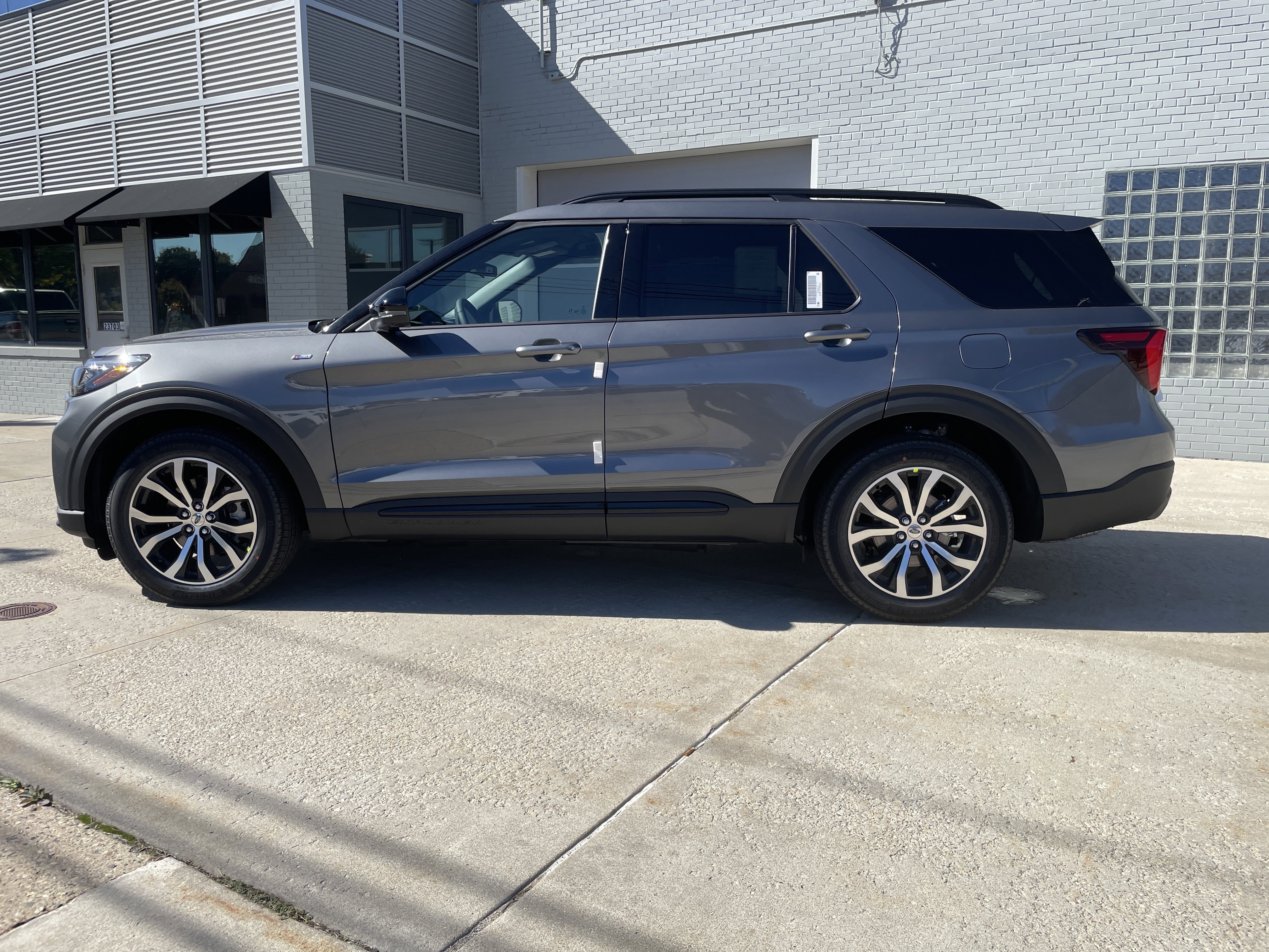New 2026 Ford Explorer ST-Line image 7