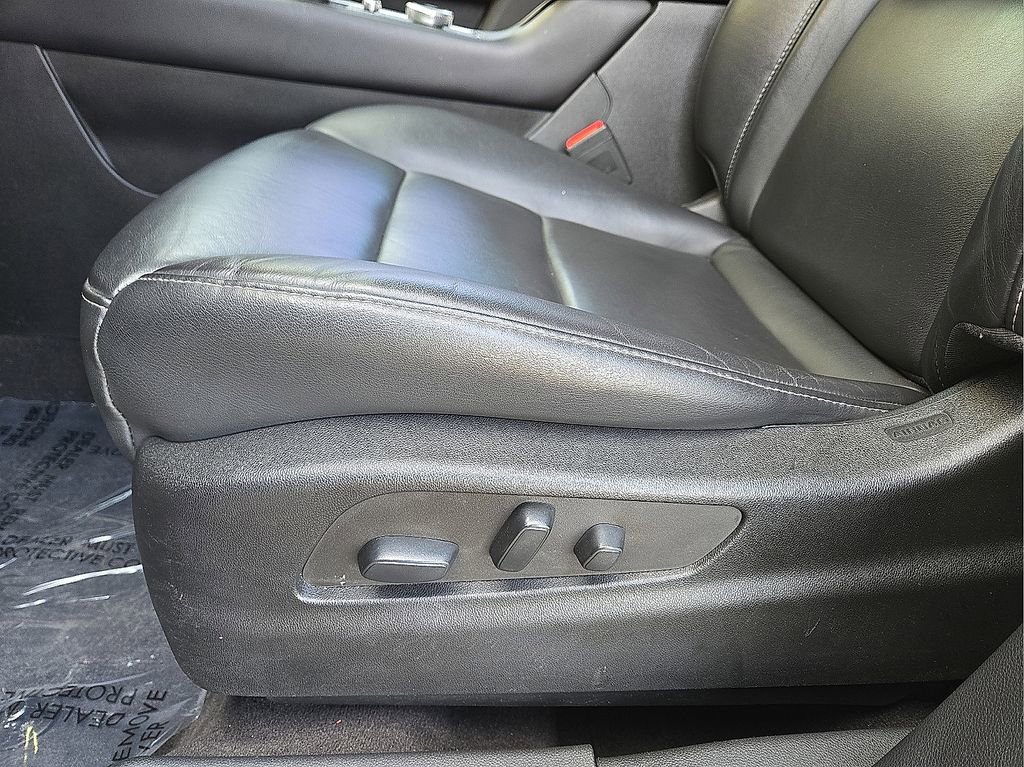 Used 2022 Cadillac XT4 Premium Luxury w/ Safety Alert Package image 25