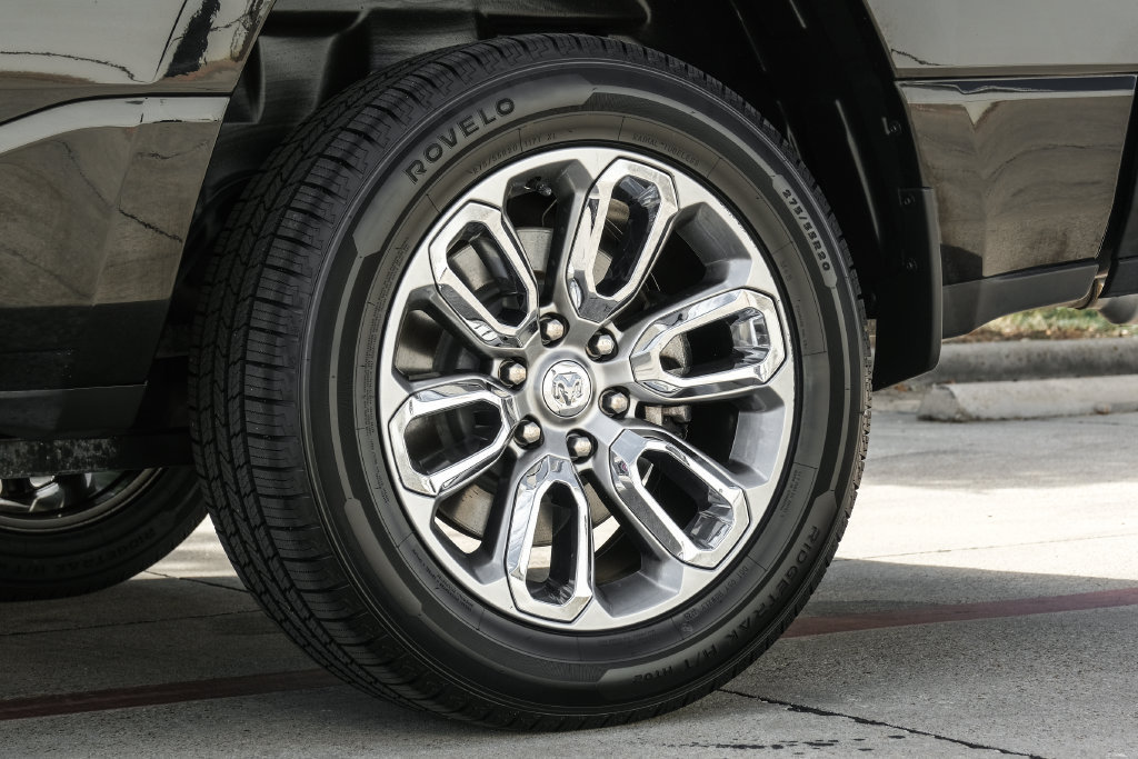 Used 2023 RAM 1500 Laramie AWD/4WD image 72