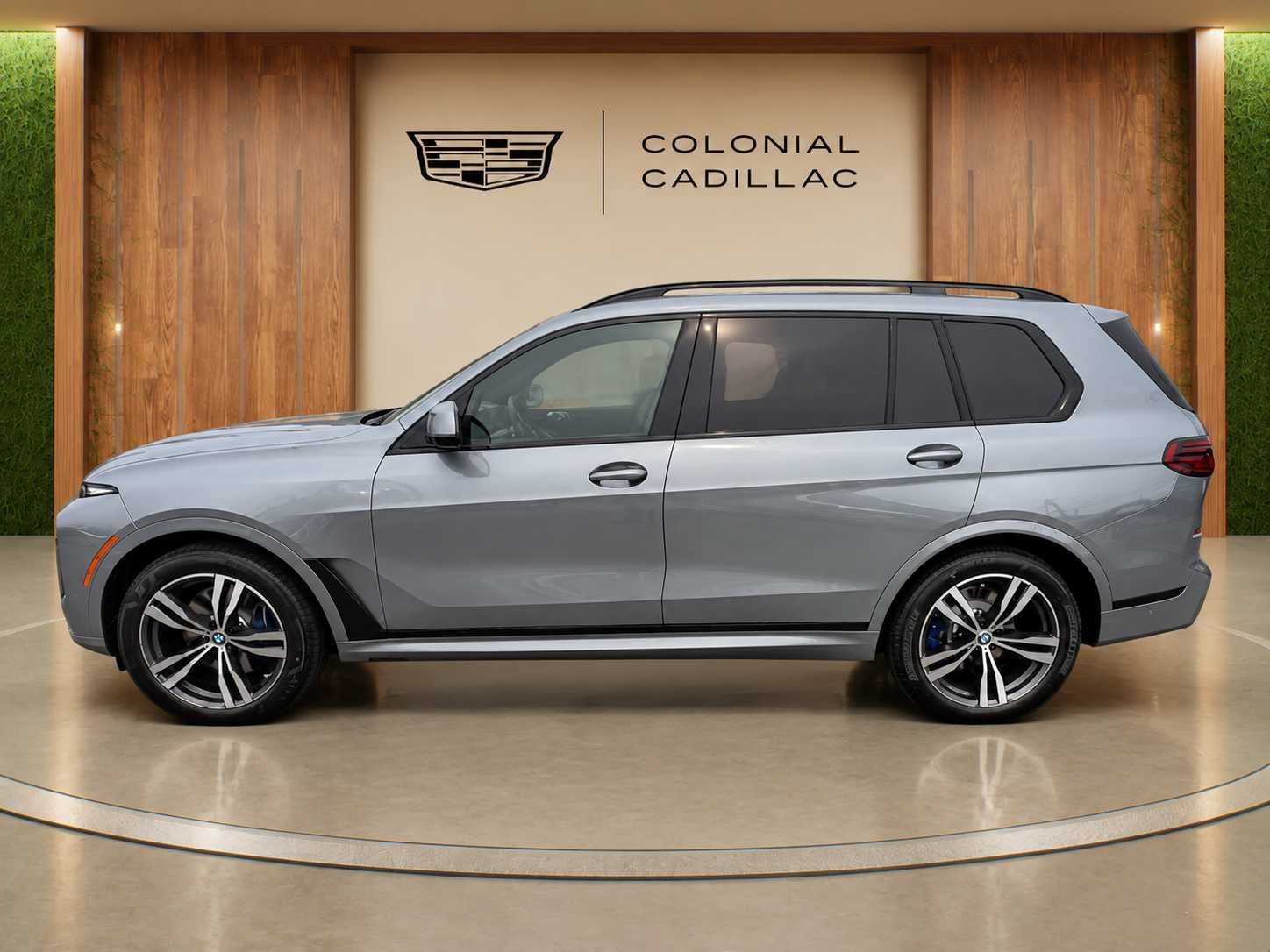 Used 2024 BMW X7 xDrive40i w/ Executive Package AWD/4WD image 3
