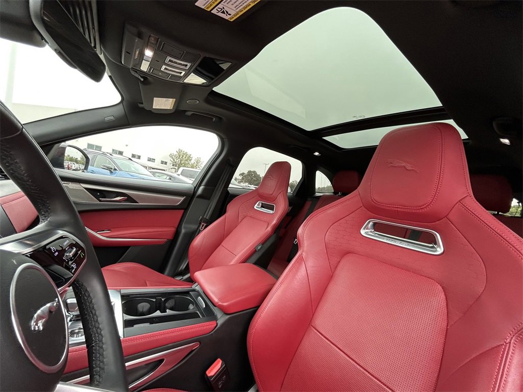 Used 2024 Jaguar F-PACE R-Dynamic S image 14