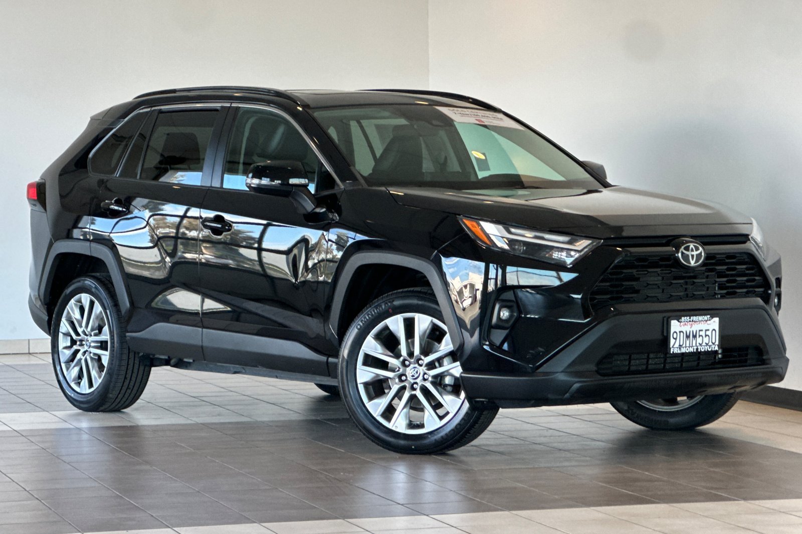 Certified 2022 Toyota RAV4 XLE Premium AWD/4WD image 2