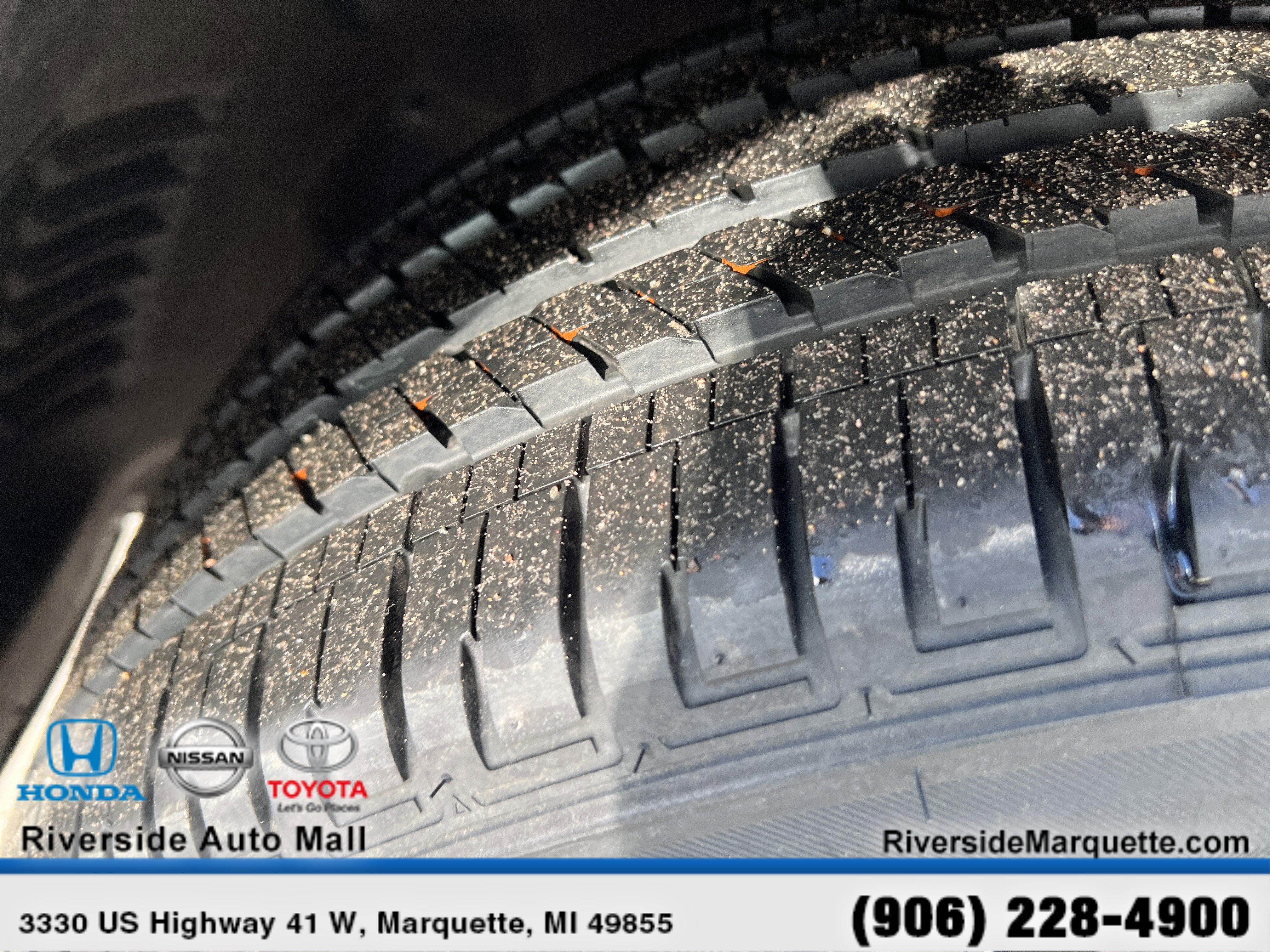 Used 2022 Jeep Grand Cherokee L Overland w/ Advanced Protech Group III image 12