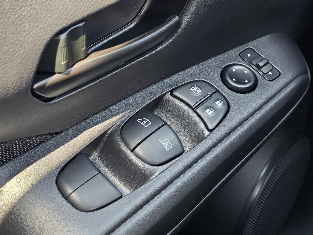 New 2025 Nissan Kicks Play S image 23