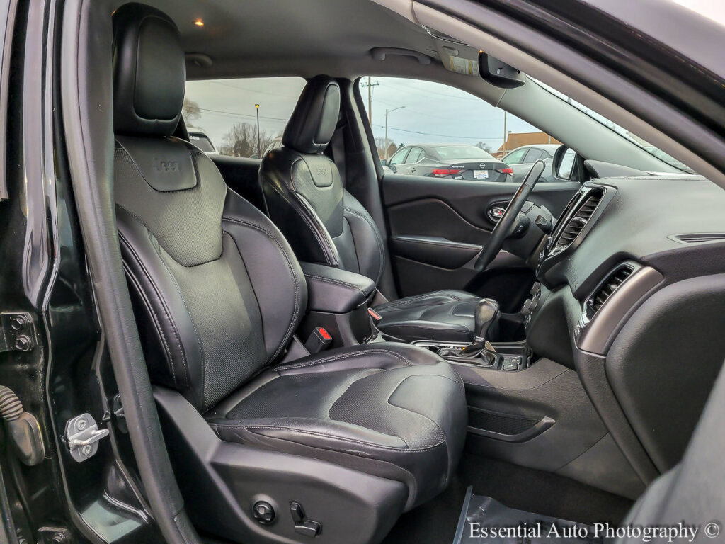 Used 2019 Jeep Cherokee Limited image 34