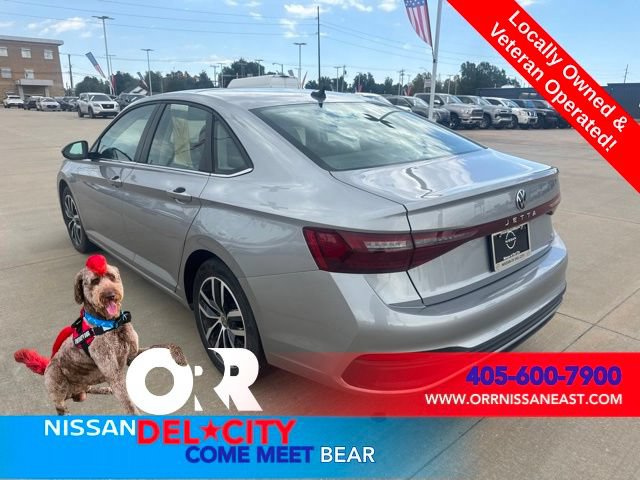Used 2025 Volkswagen Jetta SE FWD video 3