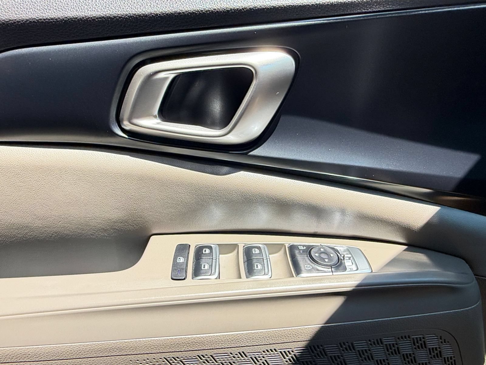 Used 2026 Kia Carnival FWD image 15