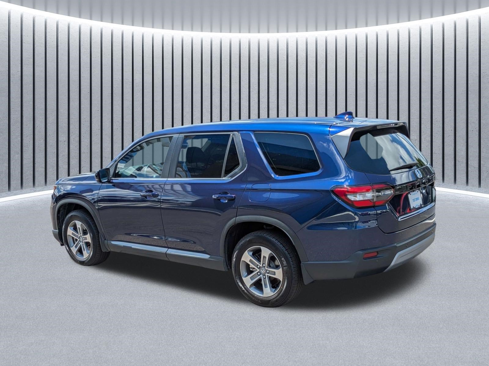 Certified 2025 Honda Pilot EX-L image 8