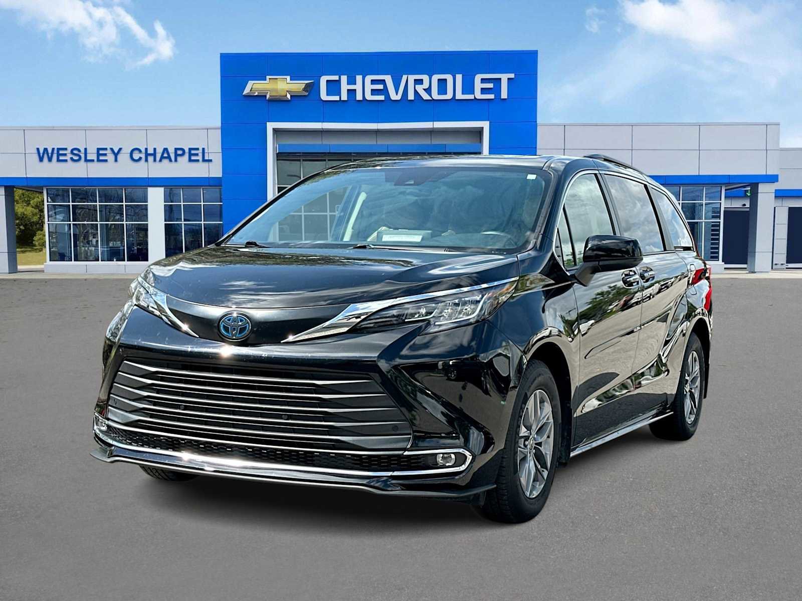 Used 2022 Toyota Sienna XLE FWD video 1
