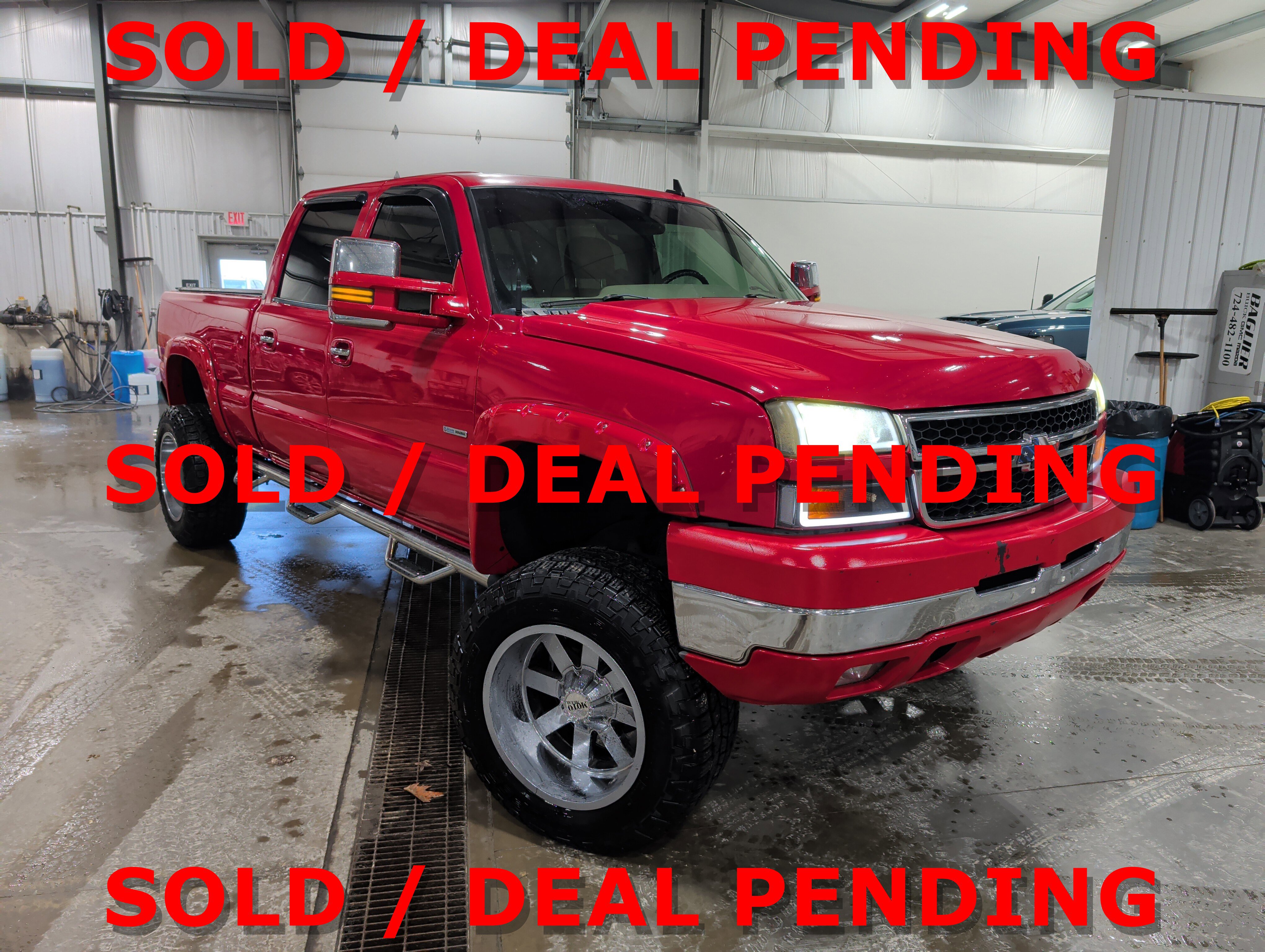 Used 2006 Chevrolet Silverado 2500 LT w/ Heavy-Duty Power Package image 1