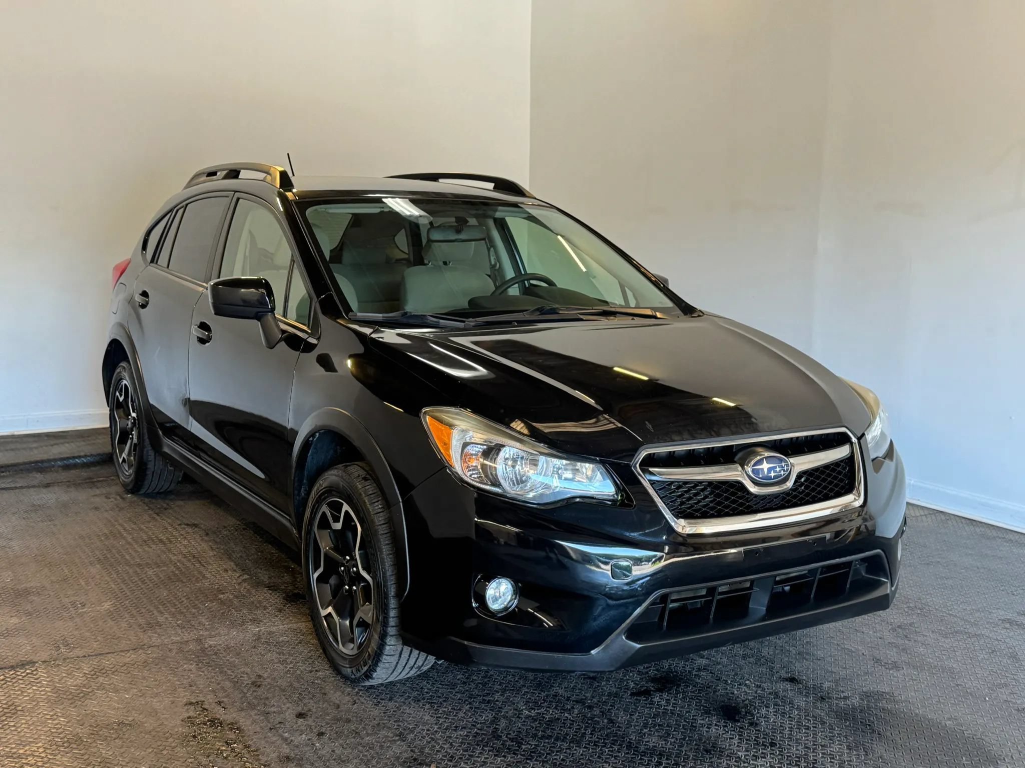 Used 2015 Subaru Crosstrek 2.0i Premium AWD/4WD image 3