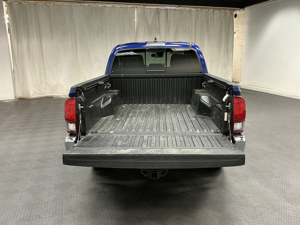 Used 2022 Toyota Tacoma SR5 w/ Black Out Package (TMS) AWD/4WD image 29