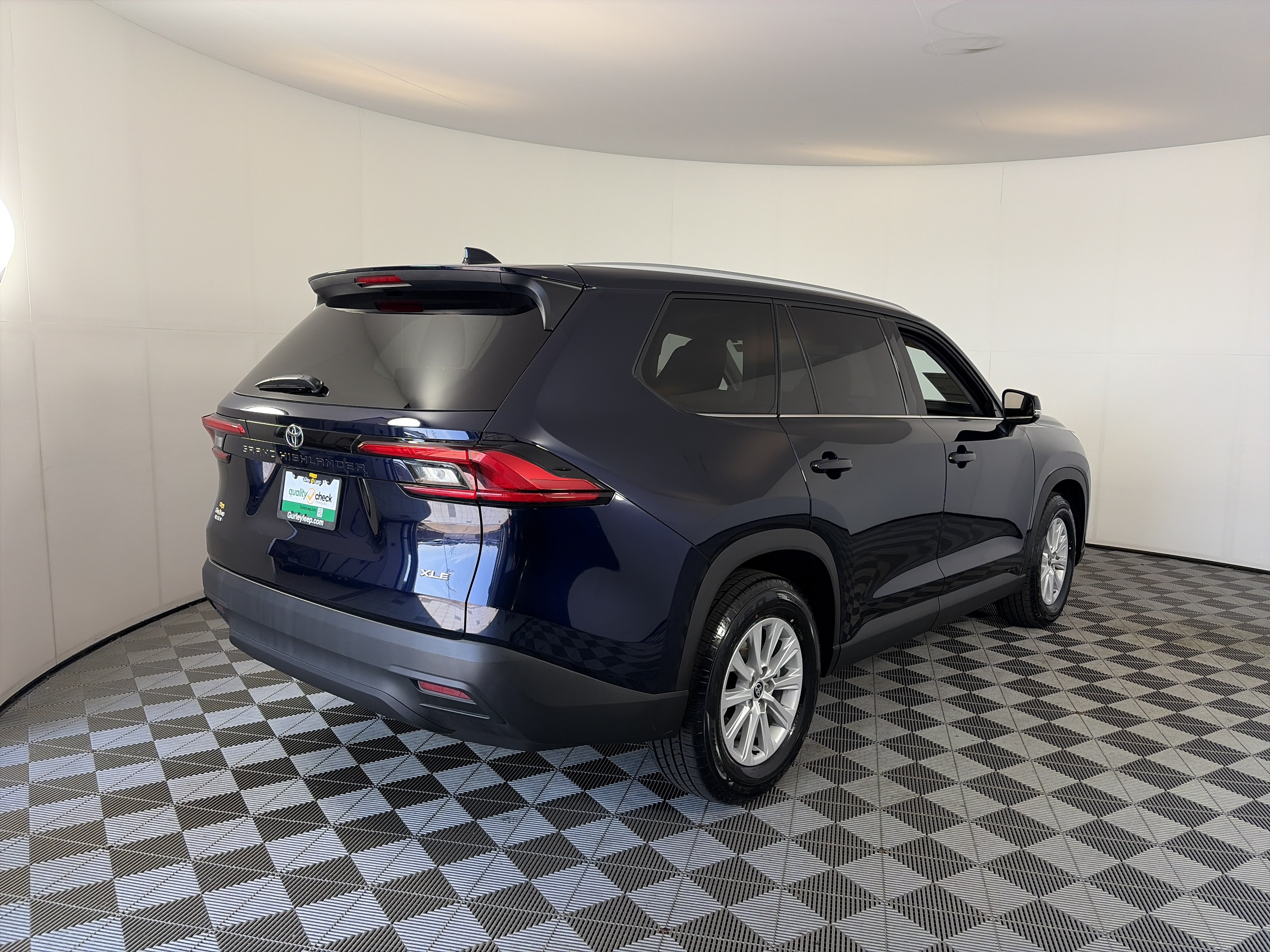 Used 2024 Toyota Grand Highlander AWD image 11