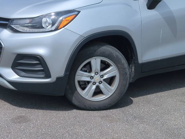 Used 2021 Chevrolet Trax LT w/ LT Convenience Package AWD/4WD image 2