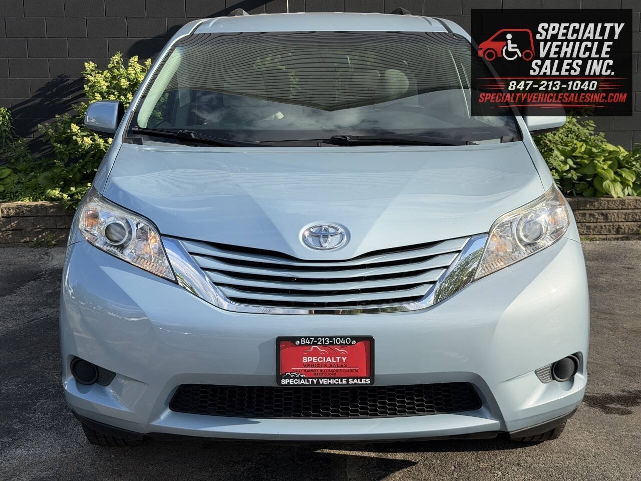 Used 2015 Toyota Sienna LE FWD image 10
