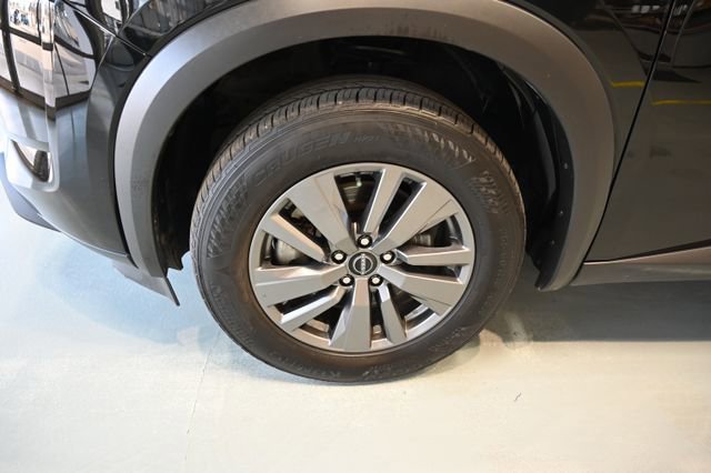 Used 2025 Nissan Pathfinder SV image 30