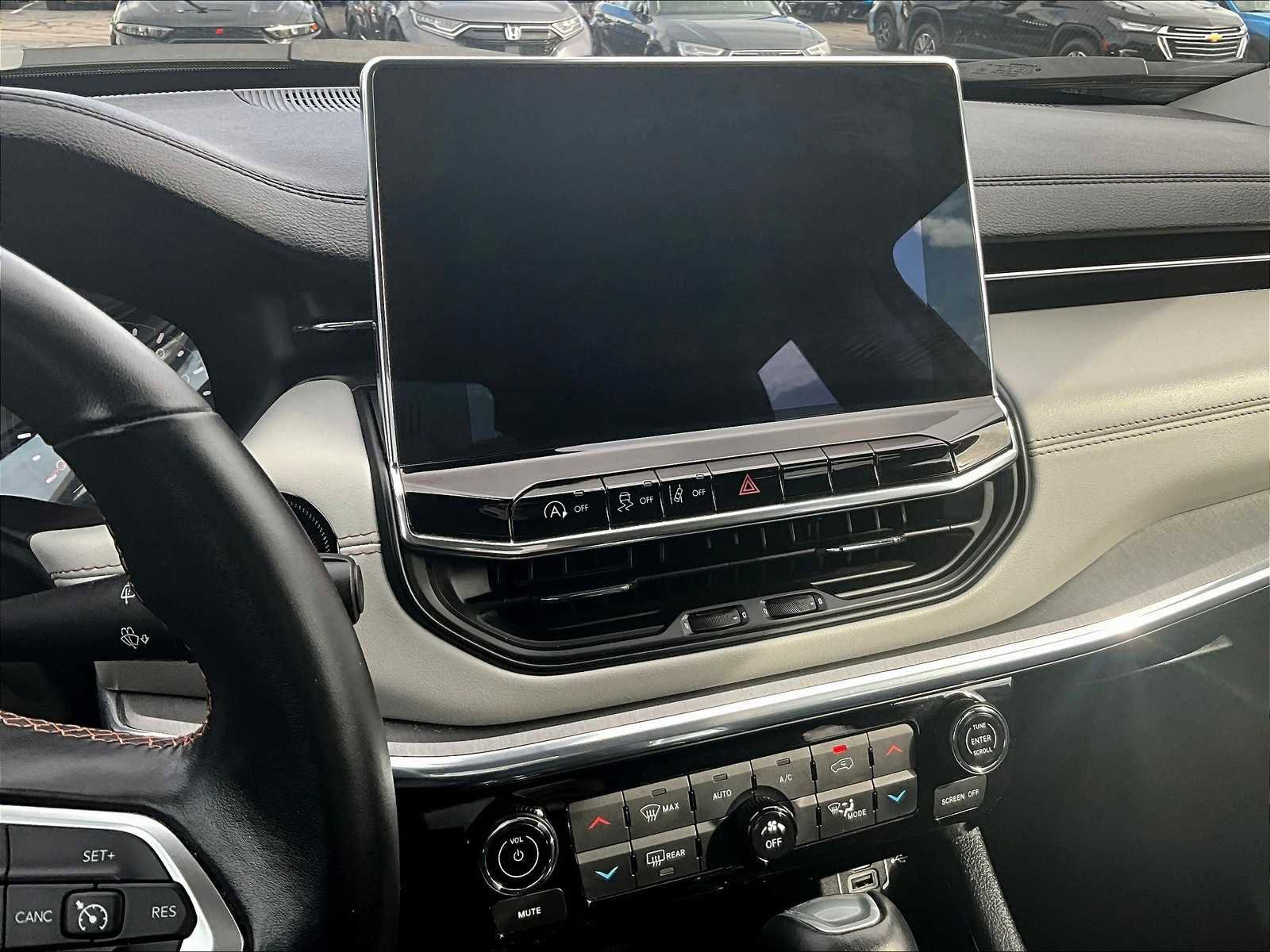 Used 2022 Jeep Compass Limited image 17