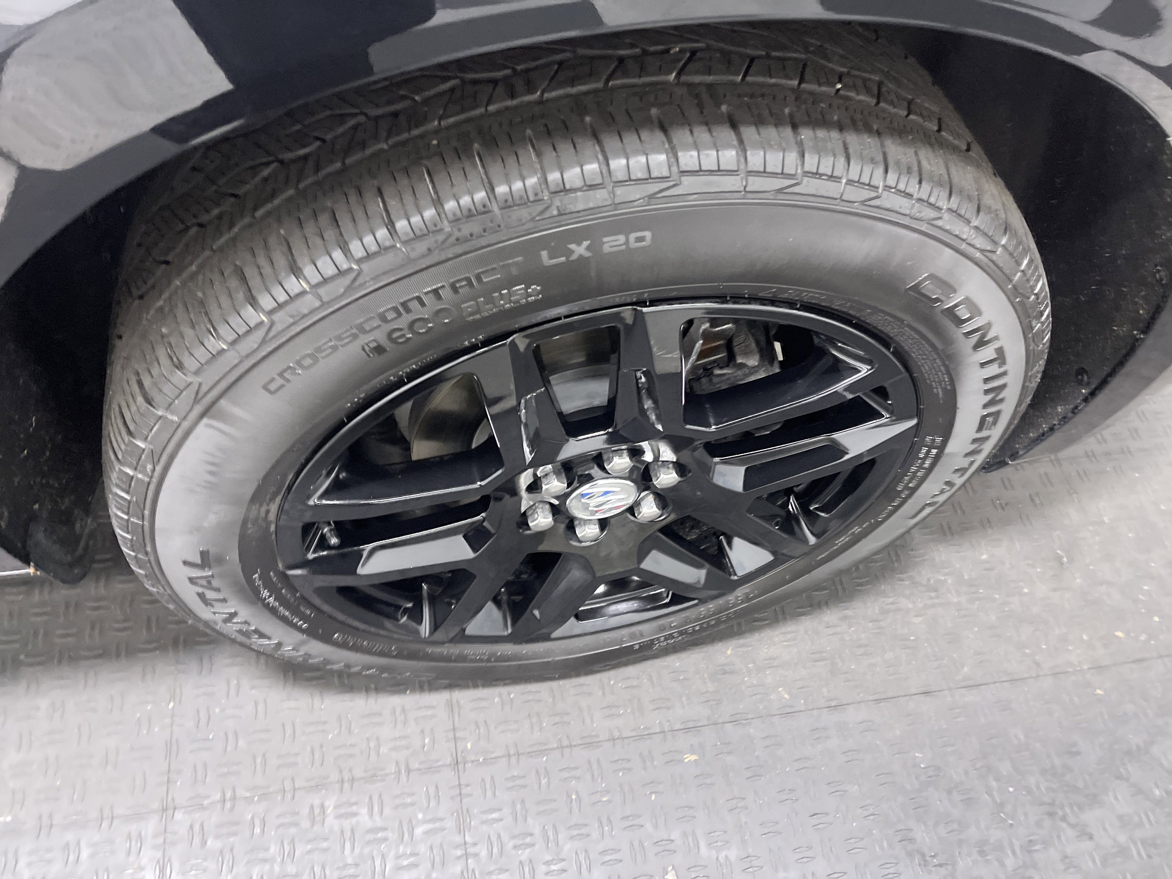 Used 2024 Buick Enclave Avenir image 28