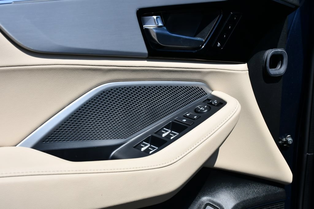 Used 2025 Acura MDX SH-AWD image 19