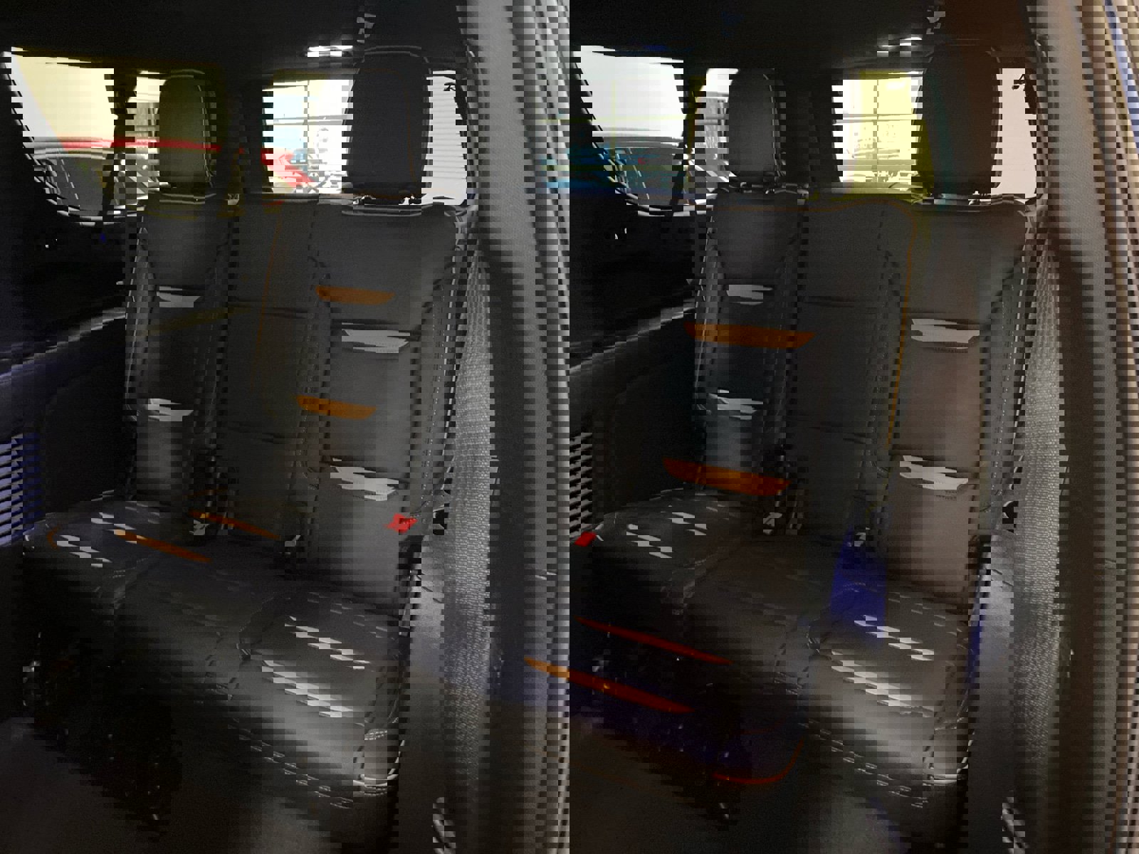 Used 2024 GMC Yukon XL AT4 w/ Technology Package image 11